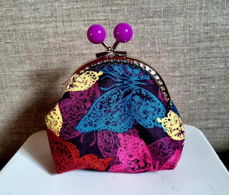 Portefeuille en tissu imprimé, création de Nyanga Inspirations