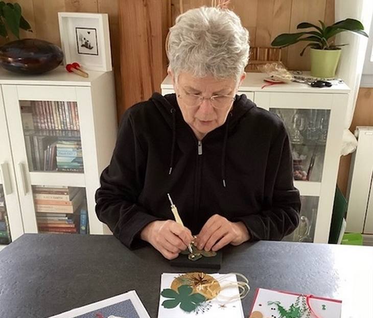 Fabrication de cartes noël par créatrice