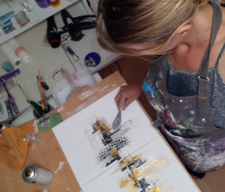 L'artiste de koleana design en plein travail