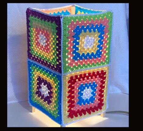 Arts-saveurs-perigord-laine et lampe